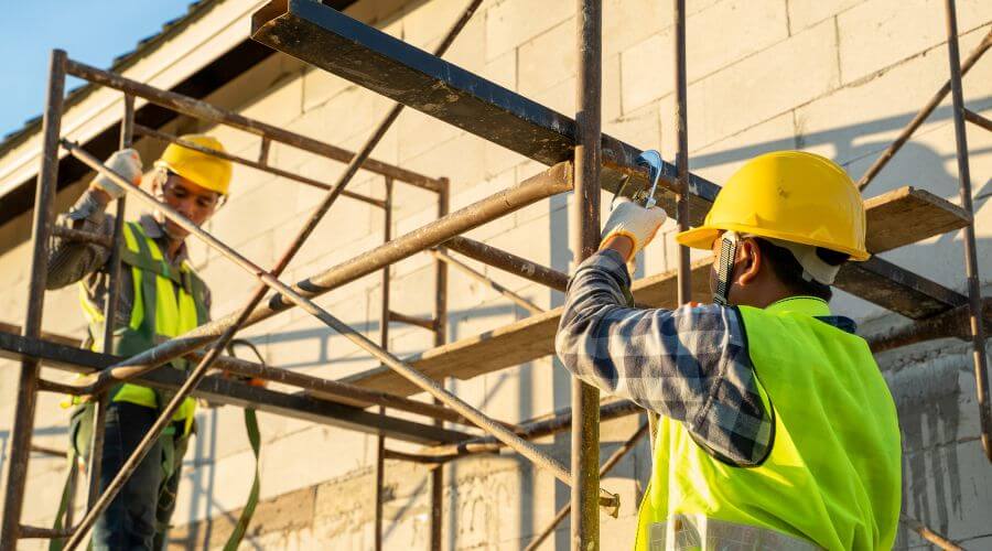Professional gutter cleaning in Bowlegs, OK